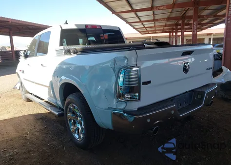 2017 Ram 1500 Laramie 4X4 5'7 Box z USA, uszkodzony, nr VIN 1C6RR7NM4HS875395